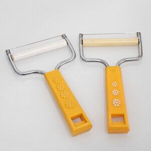 Vintage Yellow Daisies Cheese Slicer 6" set/2 Tasco retro mod farmhouse